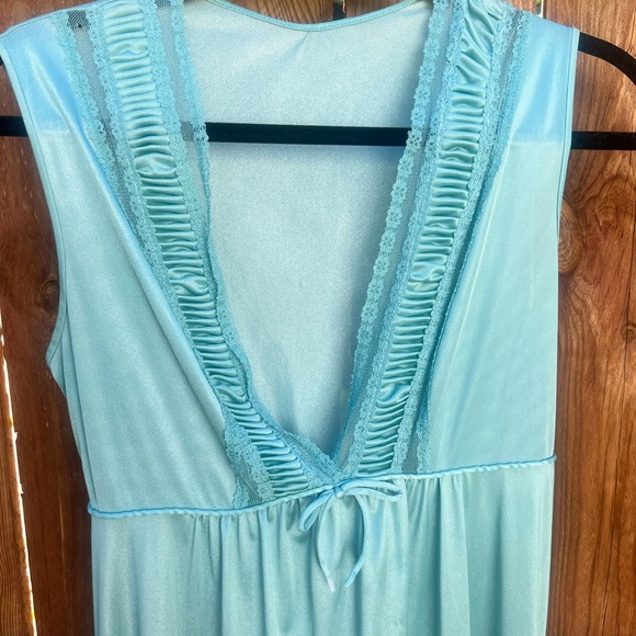 Sweet vintage Peignoir nightgown & robe set - Picture 5 of 12